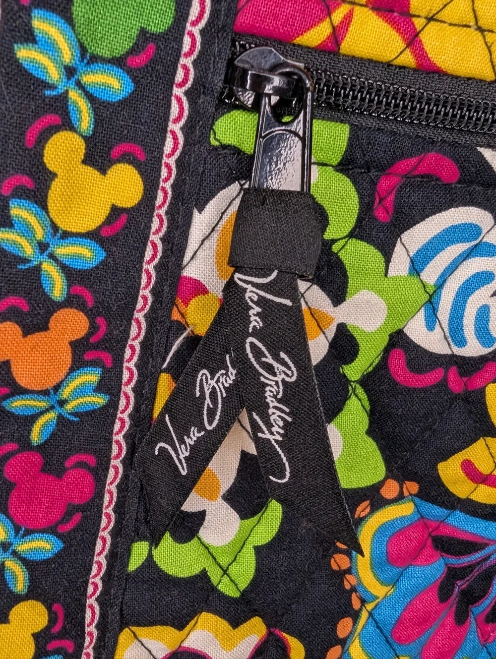 Vera Bradley Mickey & Minnie Mouse Disney Authentic Collection Crossbody Bag - Picture 4 of 12